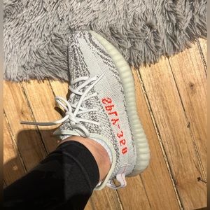 Yeezy 350 V2 blue tint. Size 5.5 mens. 7 Womens